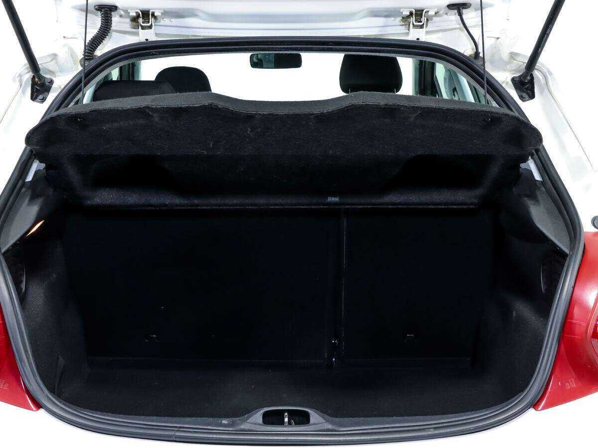 Peugeot 208 с пробегом — 2013 год. Фото: #15