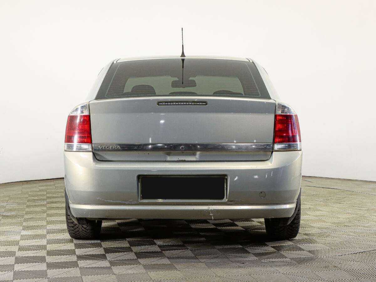 Opel Vectra с пробегом — 2007 год. Фото: #5