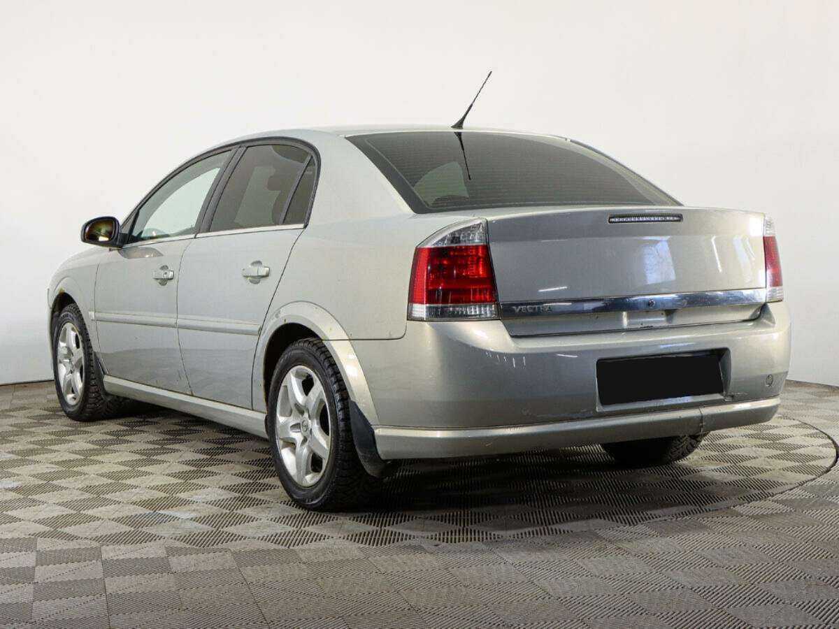 Opel Vectra с пробегом — 2007 год. Фото: #6