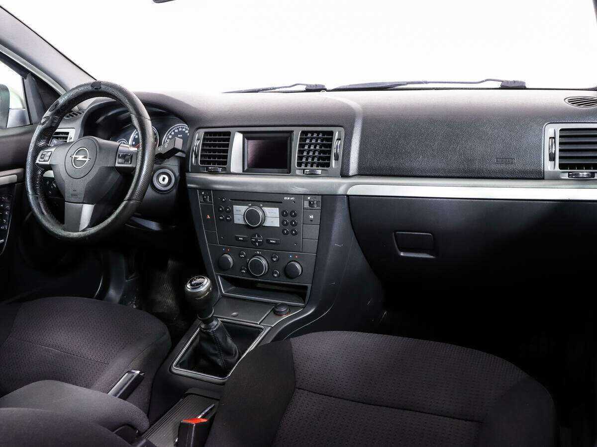 Opel Vectra с пробегом — 2007 год. Фото: #8
