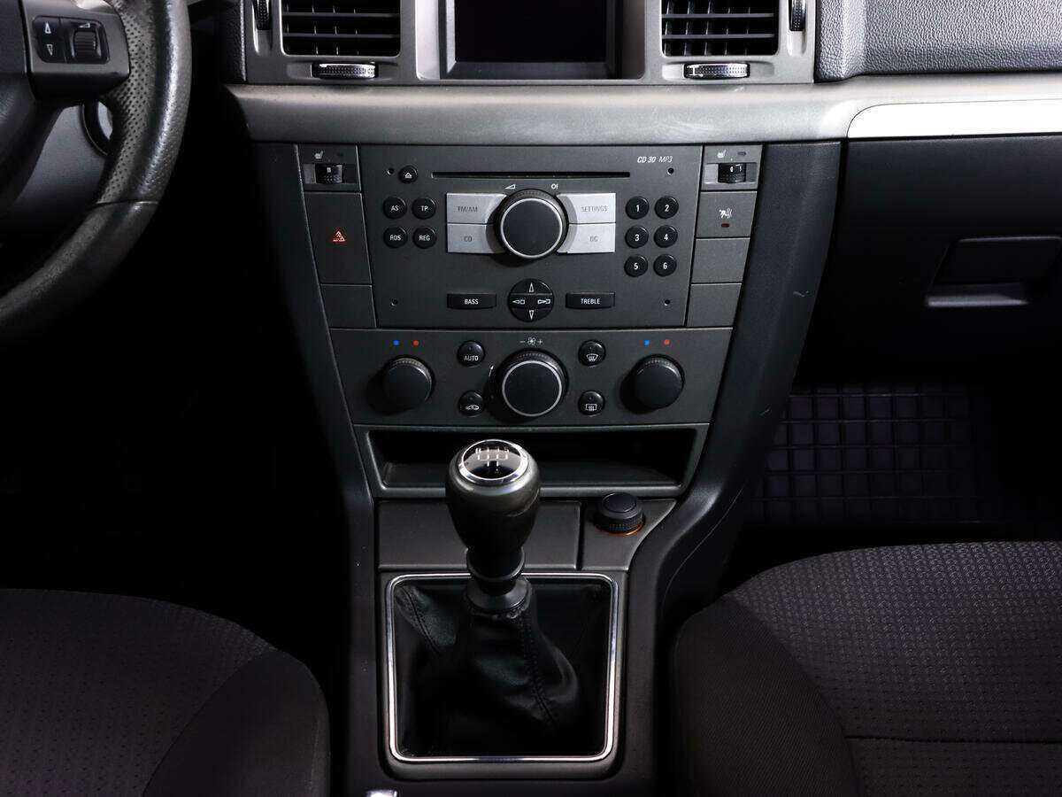 Opel Vectra с пробегом — 2007 год. Фото: #10