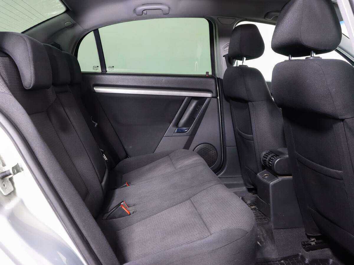 Opel Vectra с пробегом — 2007 год. Фото: #11