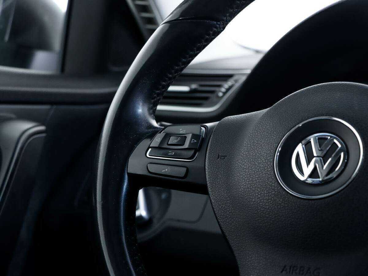 Volkswagen Passat с пробегом — 2011 год. Фото: #11