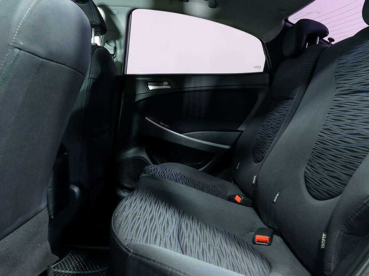 Hyundai Solaris с пробегом — 2016 год. Фото: #9