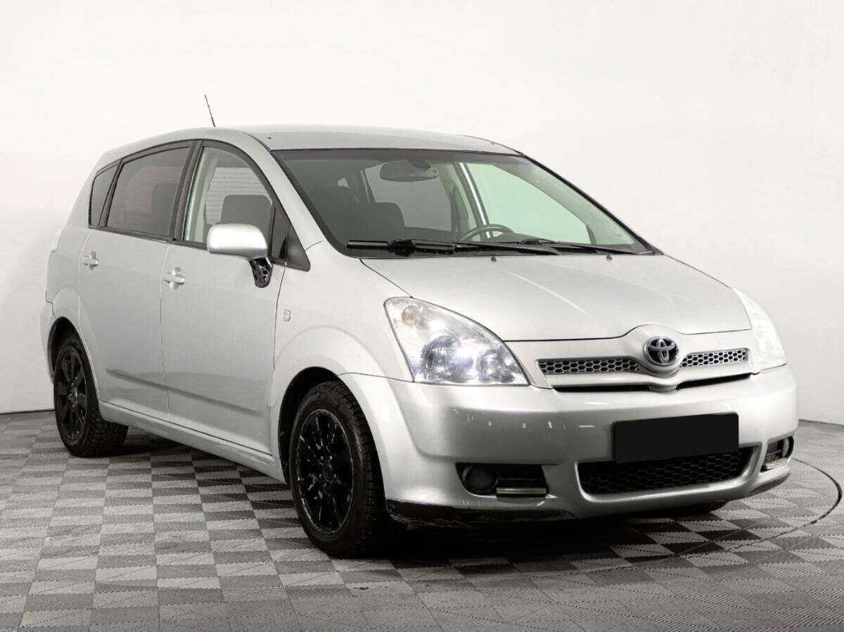 Toyota Corolla Verso с пробегом — 2006 год. Фото: #2