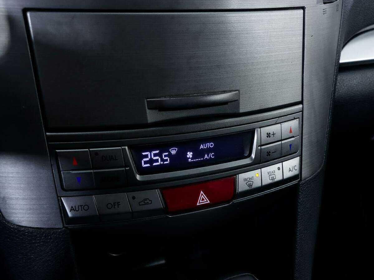 Subaru Legacy с пробегом — 2010 год. Фото: #11