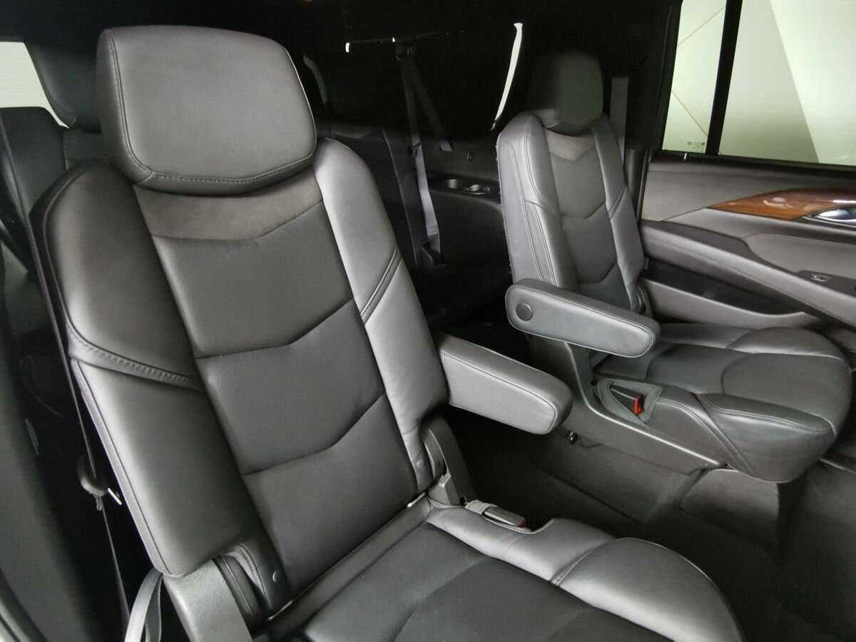 Cadillac Escalade с пробегом — 2016 год. Фото: #10