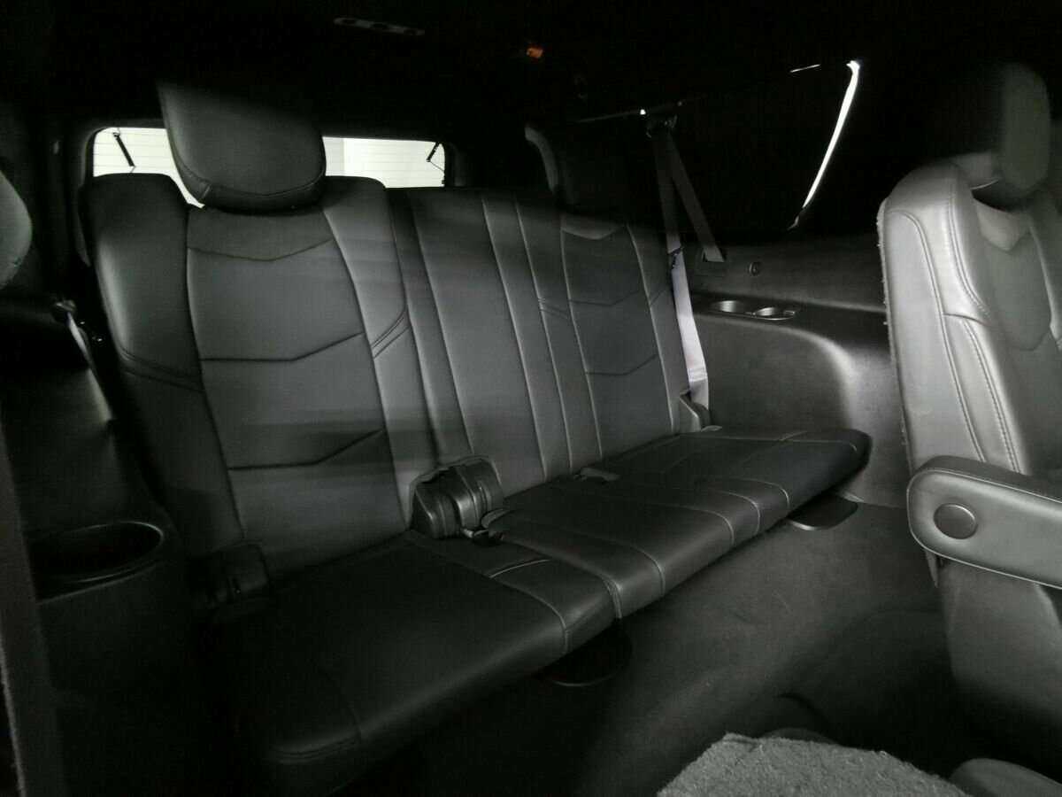 Cadillac Escalade с пробегом — 2016 год. Фото: #13