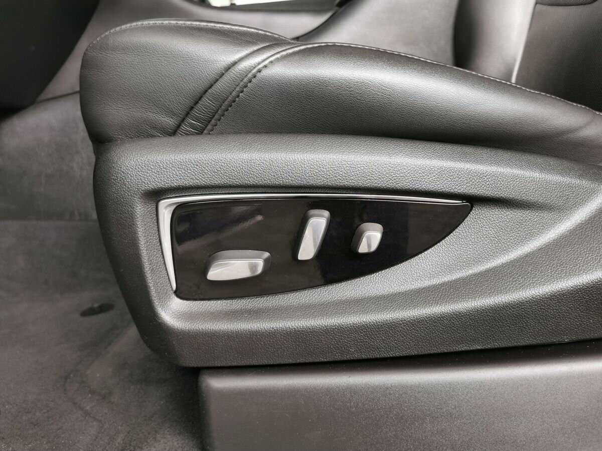 Cadillac Escalade с пробегом — 2016 год. Фото: #15