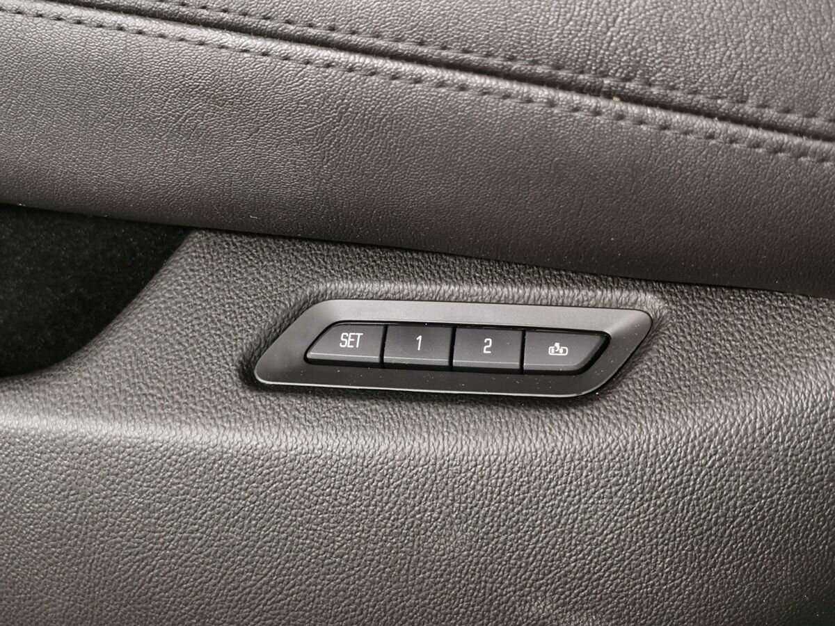 Cadillac Escalade с пробегом — 2016 год. Фото: #16