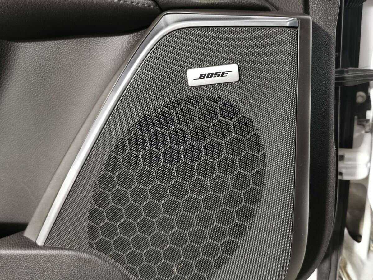 Cadillac Escalade с пробегом — 2016 год. Фото: #17