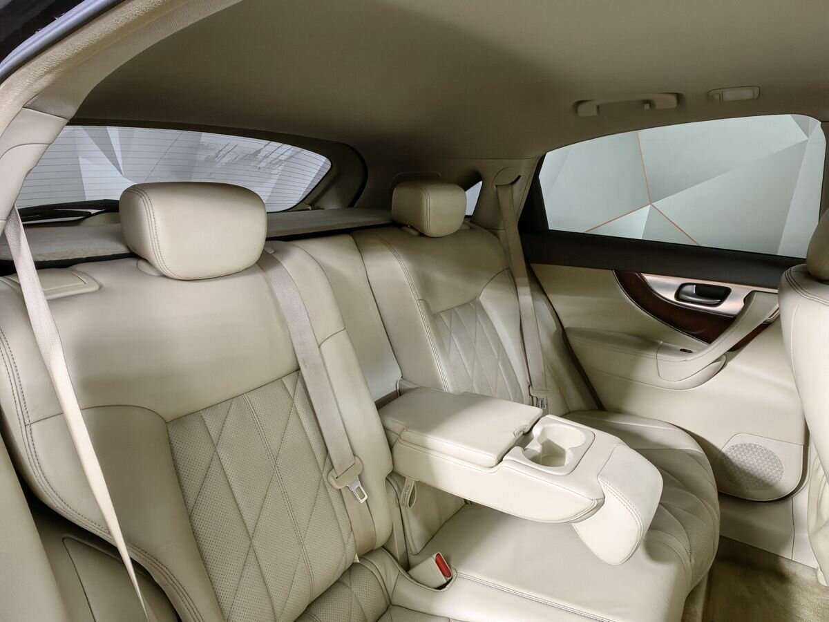 Infiniti FX с пробегом — 2010 год. Фото: #12