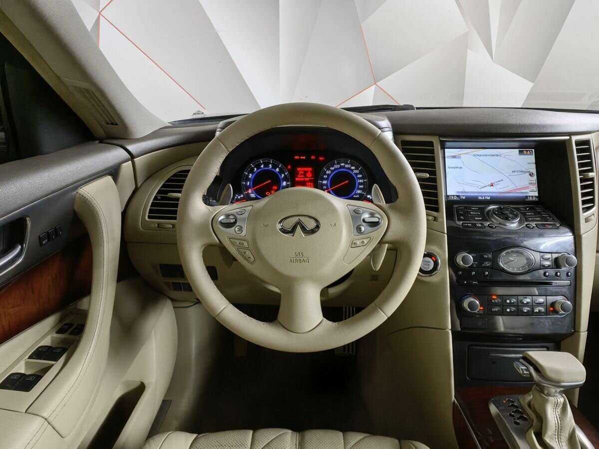 Infiniti FX с пробегом — 2010 год. Фото: #14