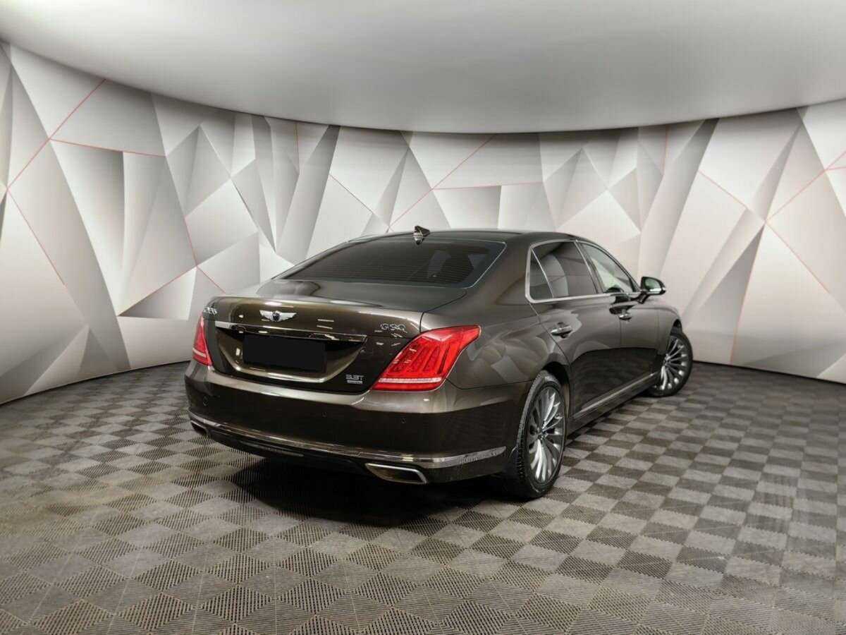 Genesis G90 с пробегом — 2017 год. Фото: #1