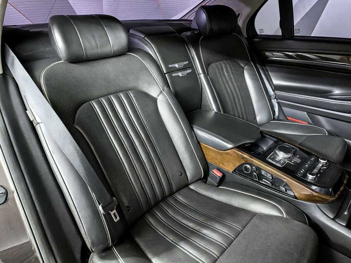 Genesis G90 с пробегом — 2017 год. Фото: #12