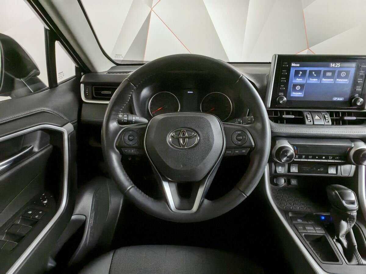 Toyota RAV4 с пробегом — 2020 год. Фото: #14