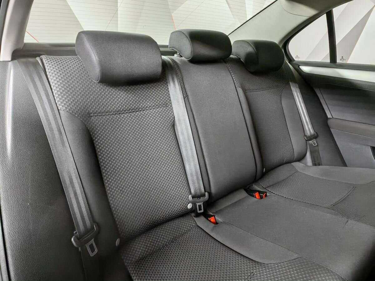 Volkswagen Jetta с пробегом — 2011 год. Фото: #12