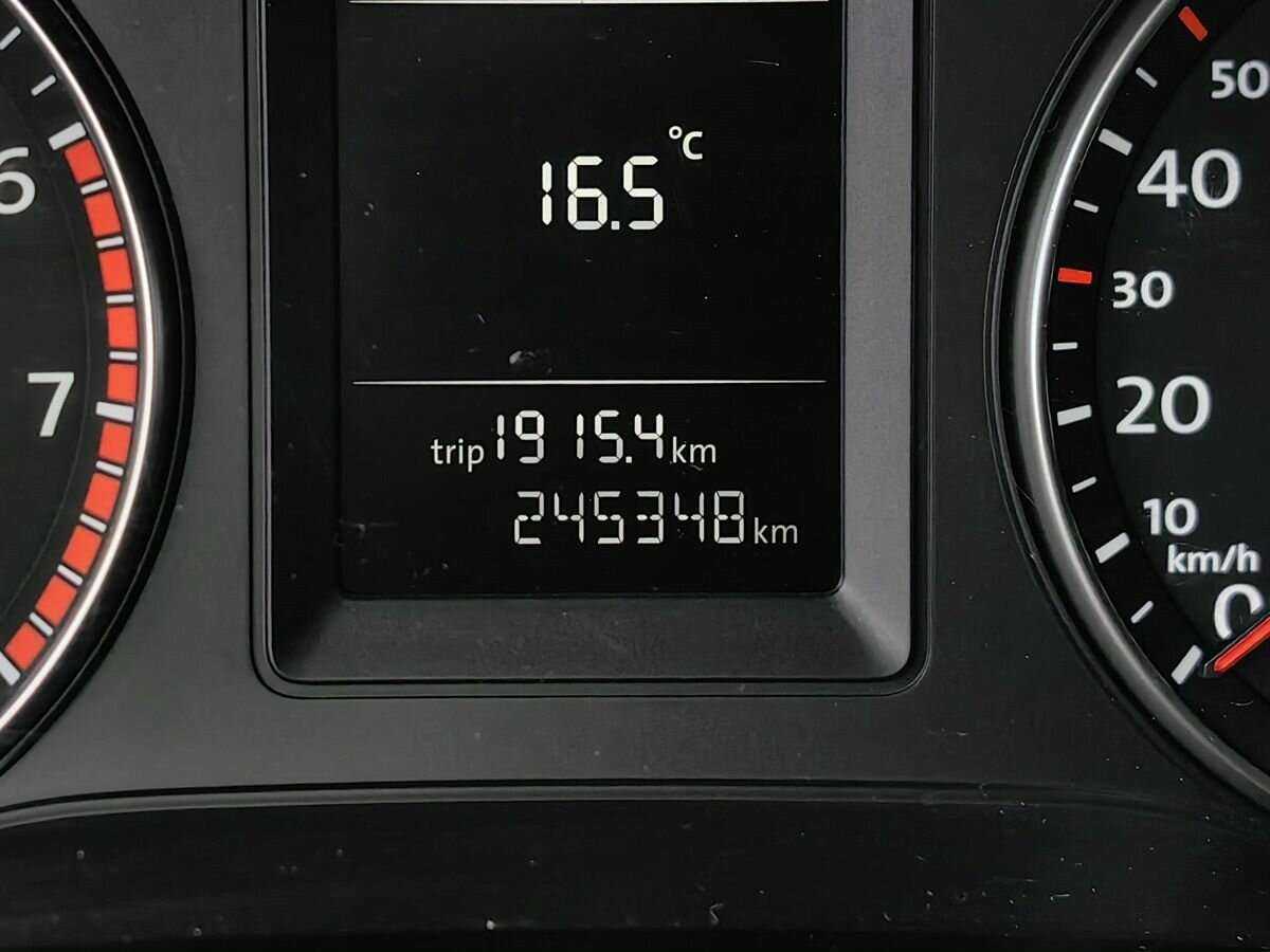 Volkswagen Jetta с пробегом — 2011 год. Фото: #13