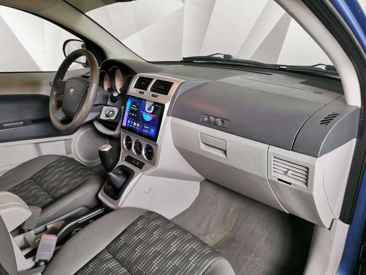 Dodge Caliber с пробегом — 2006 год. Фото: #7