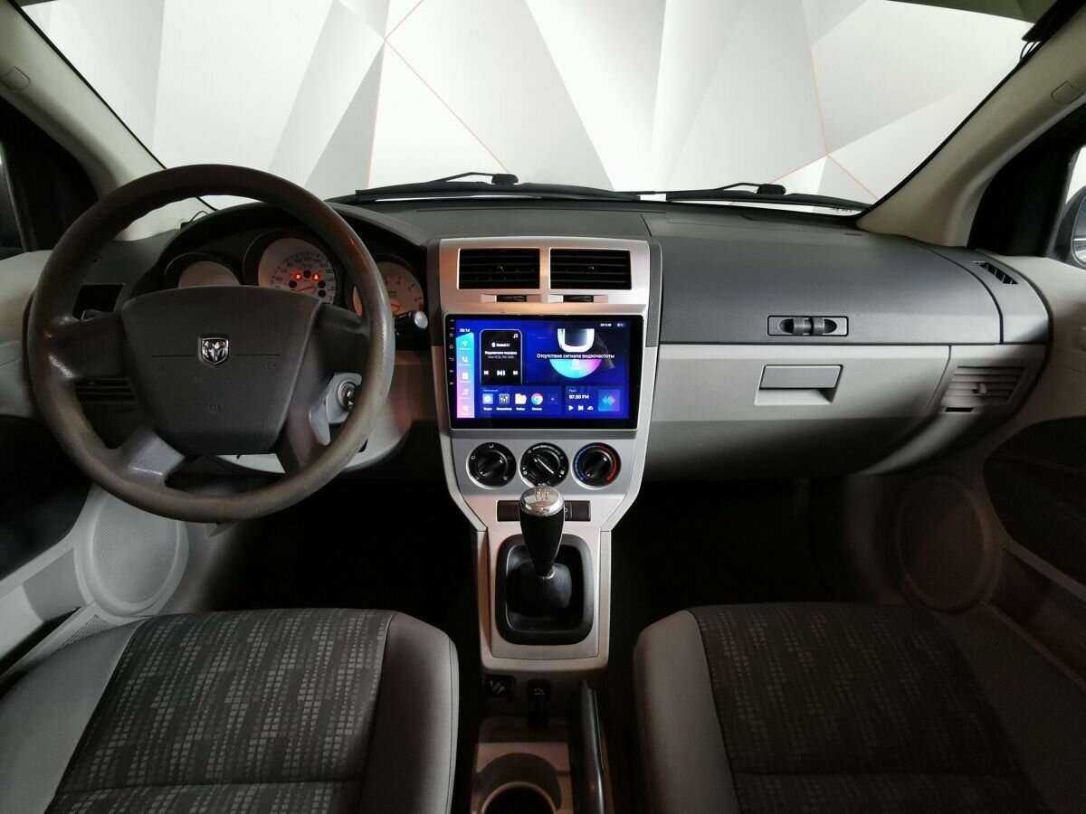 Dodge Caliber с пробегом — 2006 год. Фото: #8