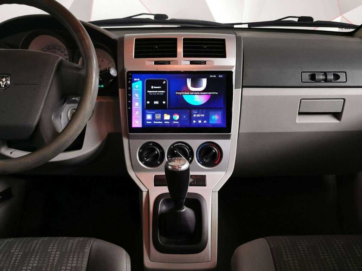 Dodge Caliber с пробегом — 2006 год. Фото: #9