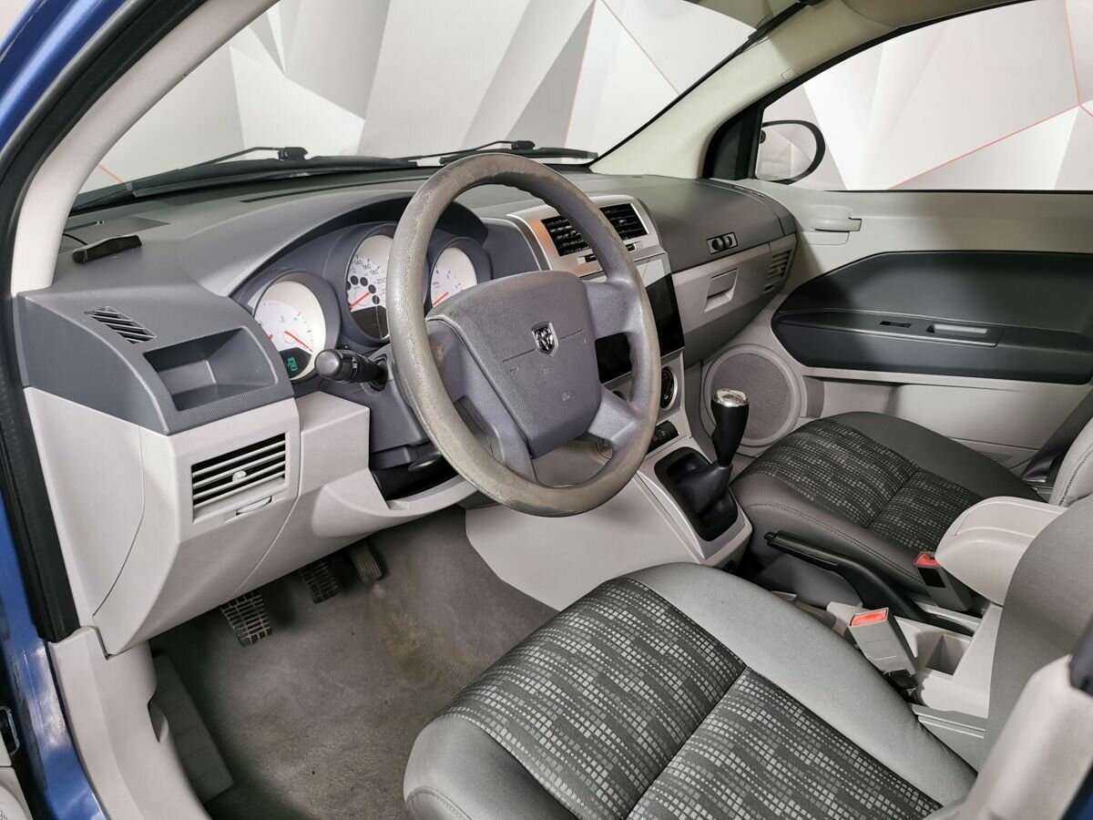 Dodge Caliber с пробегом — 2006 год. Фото: #12