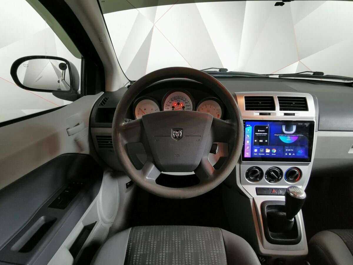 Dodge Caliber с пробегом — 2006 год. Фото: #13