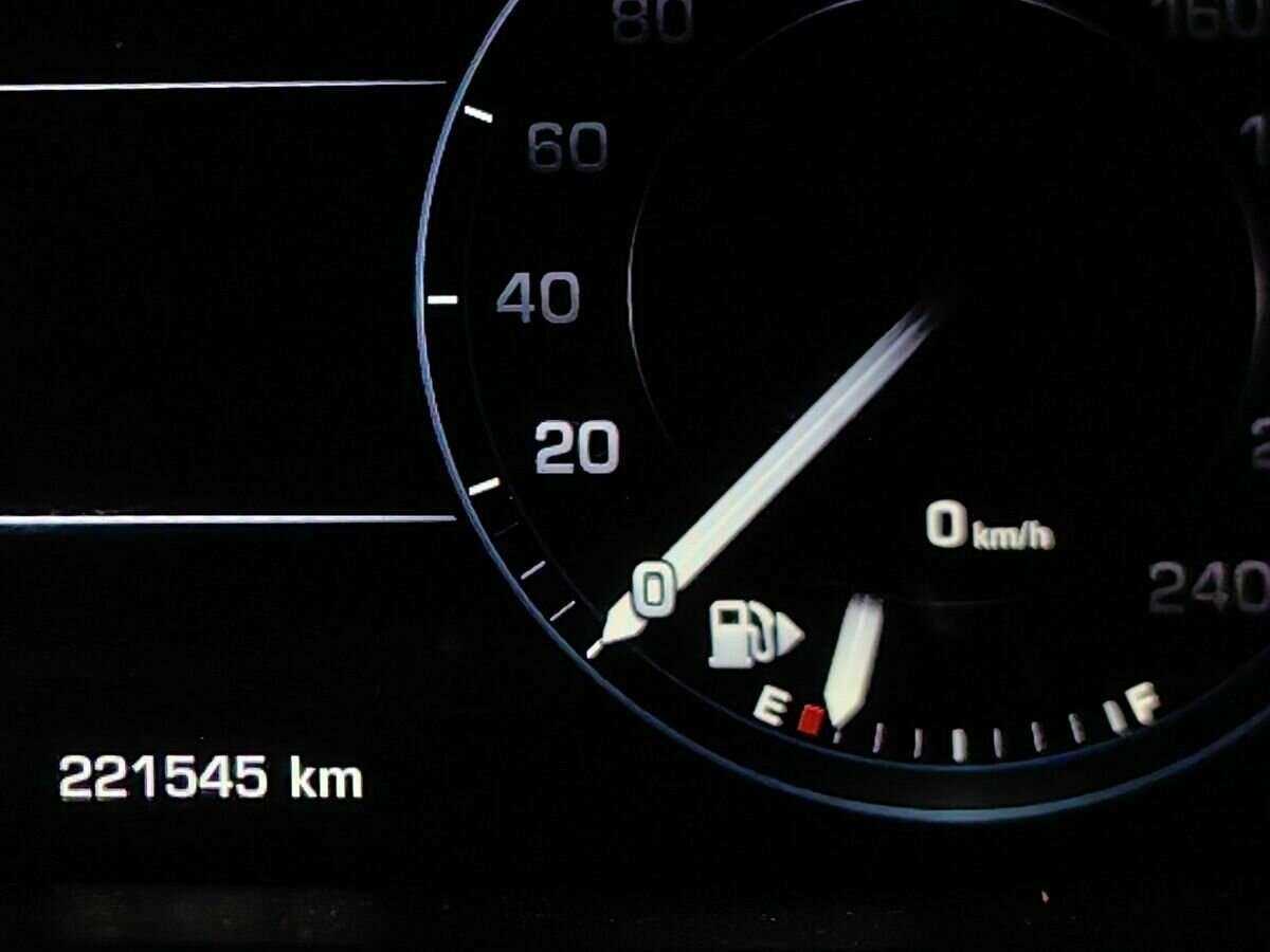 Land Rover Range Rover с пробегом — 2014 год. Фото: #16