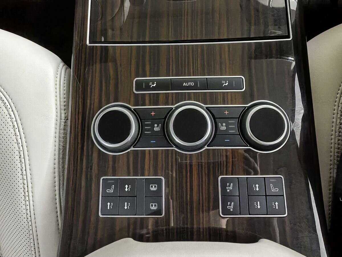 Land Rover Range Rover с пробегом — 2014 год. Фото: #17