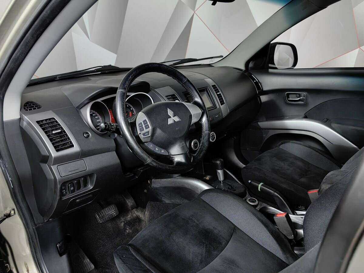 Mitsubishi Outlander с пробегом — 2008 год. Фото: #12