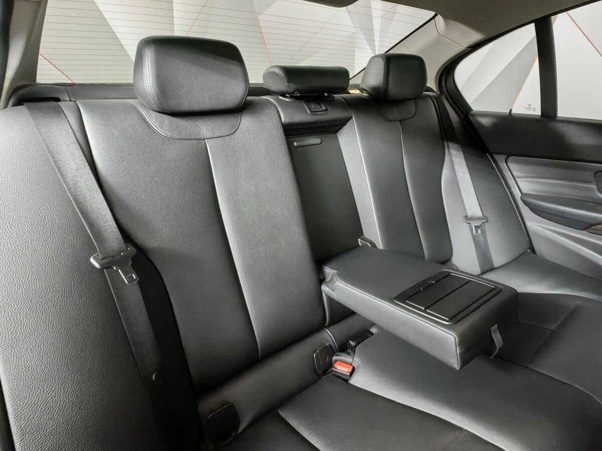 BMW 3 серии с пробегом — 2012 год. Фото: #12