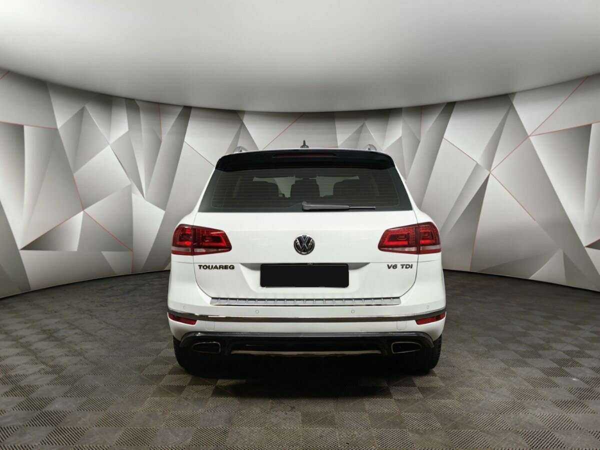 Volkswagen Touareg с пробегом — 2016 год. Фото: #7