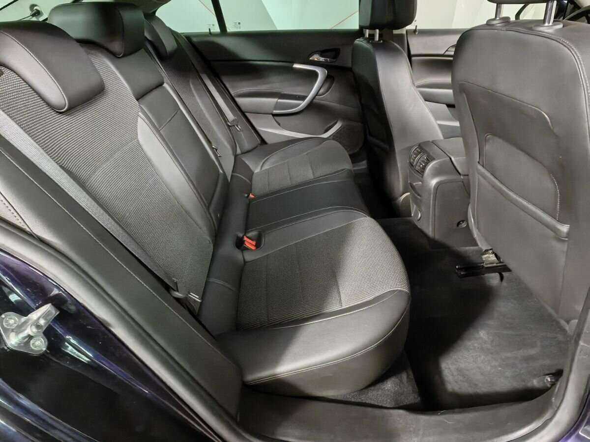 Opel Insignia с пробегом — 2013 год. Фото: #11