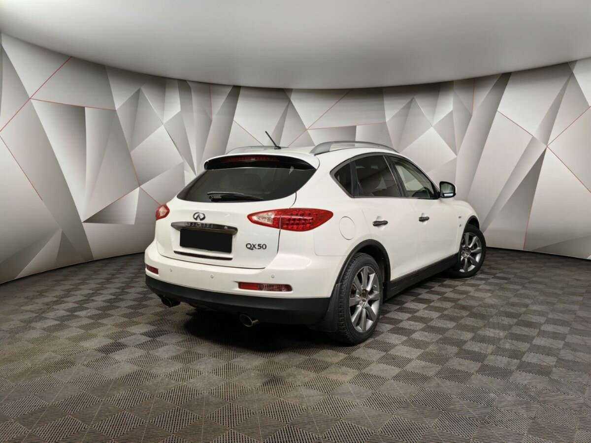 Infiniti QX50 с пробегом — 2014 год. Фото: #1