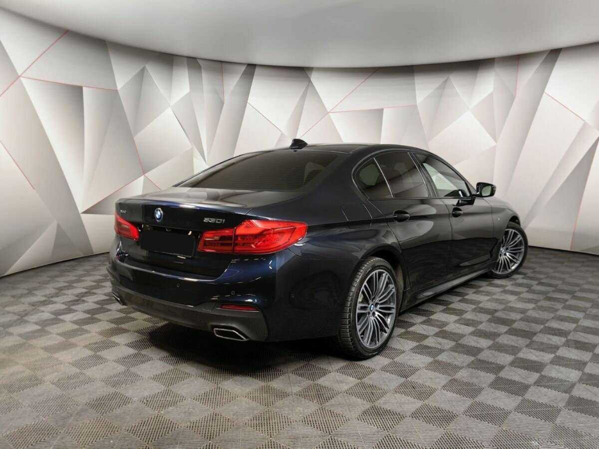 BMW 5 серии с пробегом — 2017 год. Фото: #1