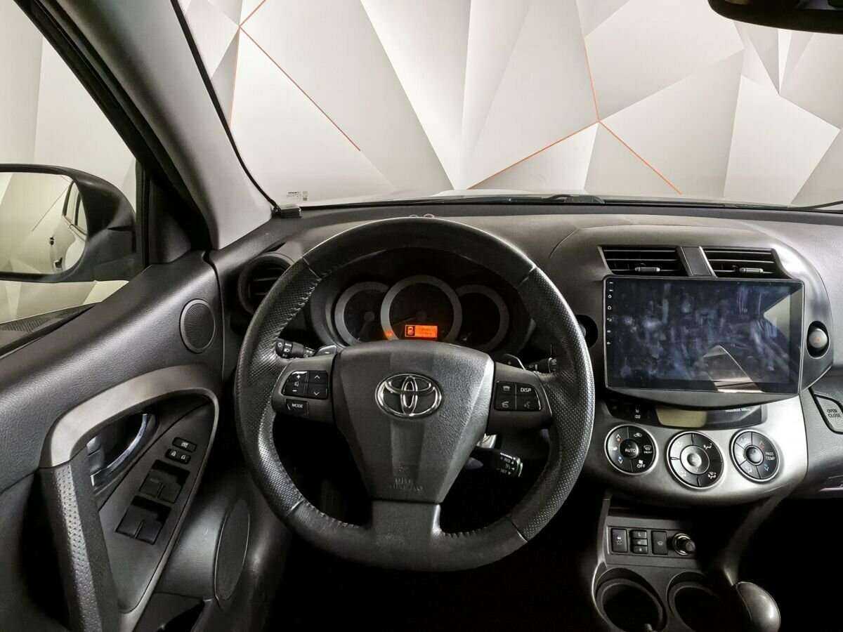 Toyota RAV4 с пробегом — 2010 год. Фото: #15