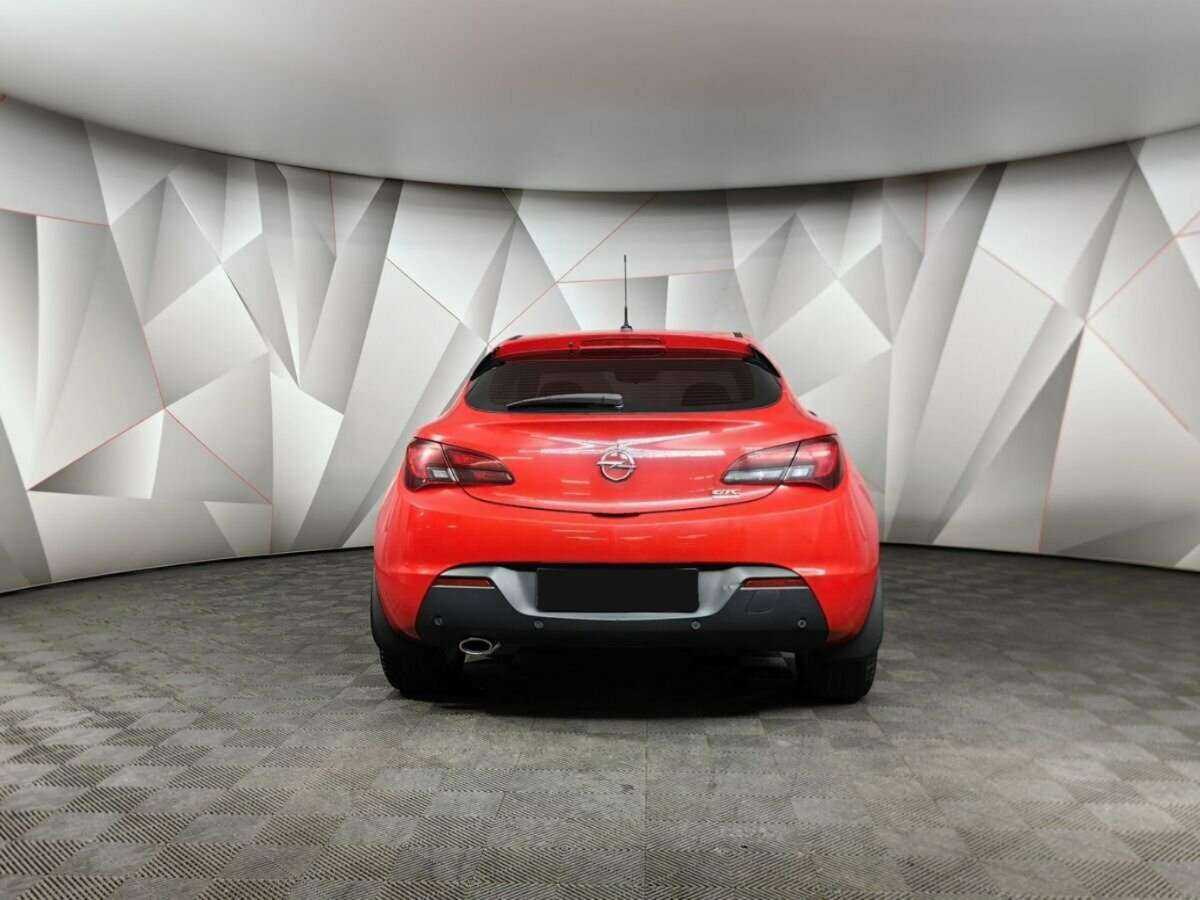 Opel Astra с пробегом — 2012 год. Фото: #7