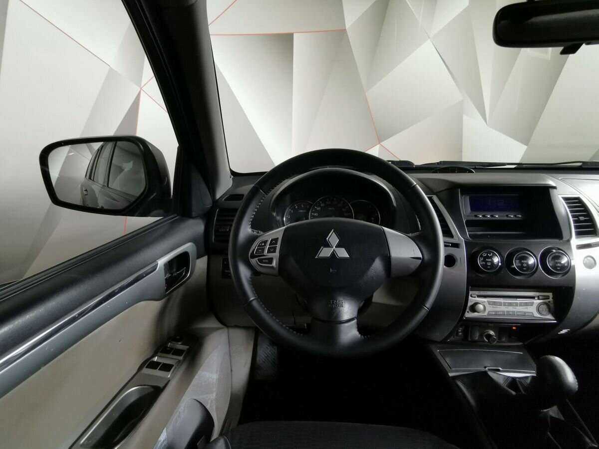 Mitsubishi Pajero Sport с пробегом — 2008 год. Фото: #14