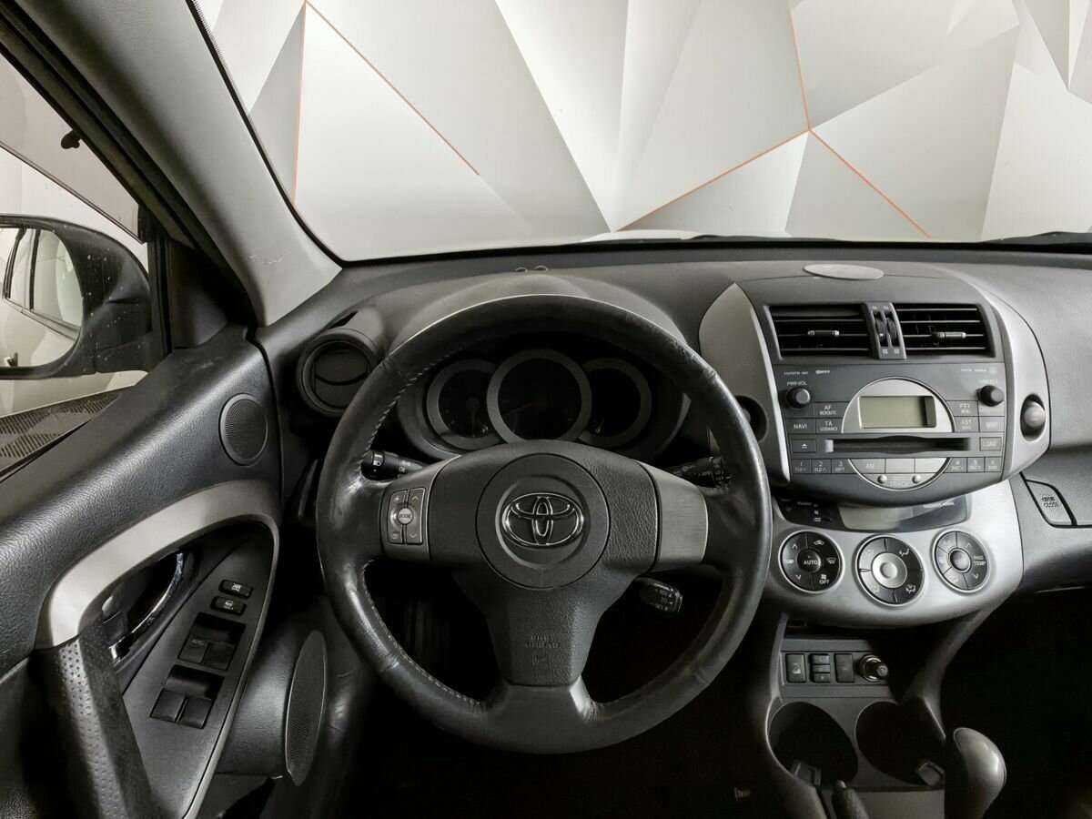 Toyota RAV4 с пробегом — 2007 год. Фото: #14