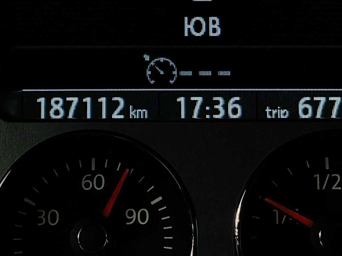 Volkswagen Phaeton с пробегом — 2014 год. Фото: #15