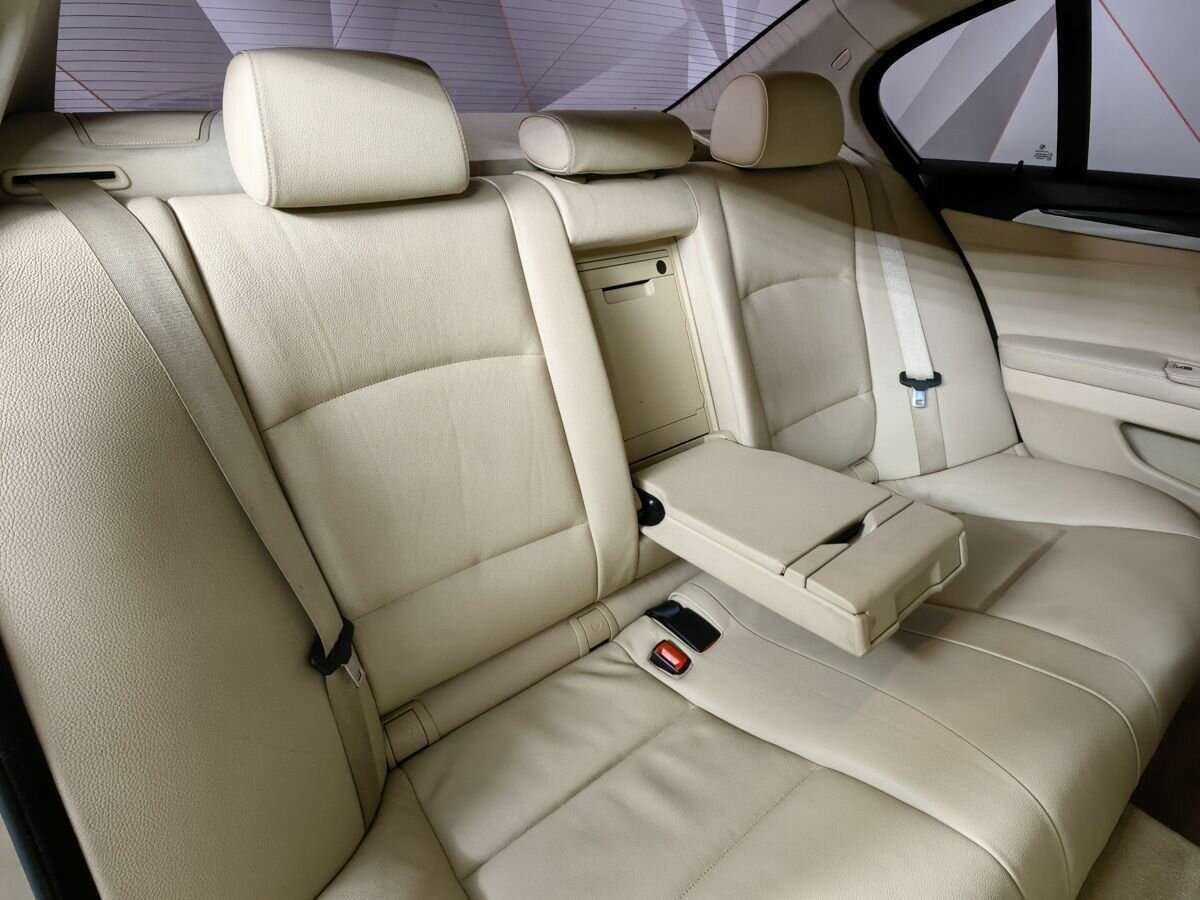 BMW 5 серии с пробегом — 2011 год. Фото: #12