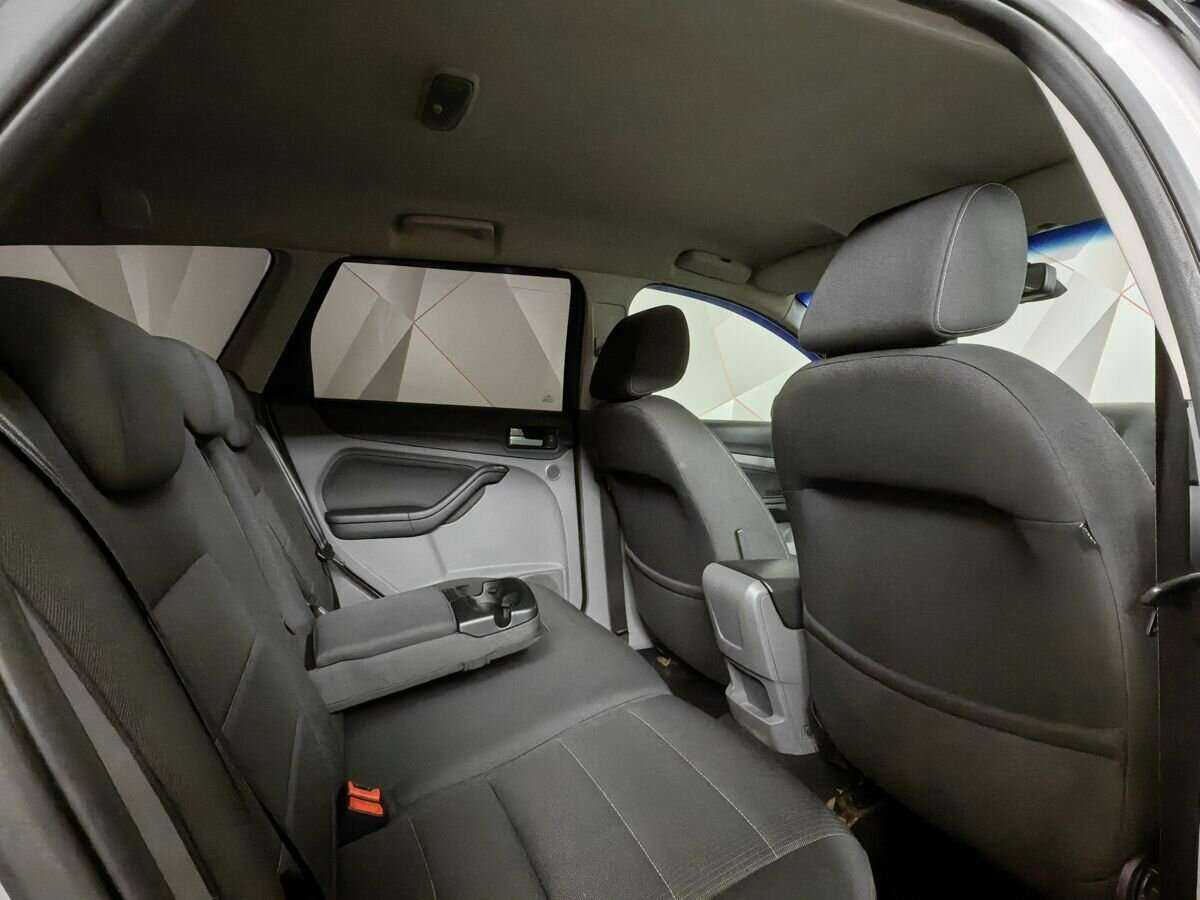 Ford Focus с пробегом — 2010 год. Фото: #10