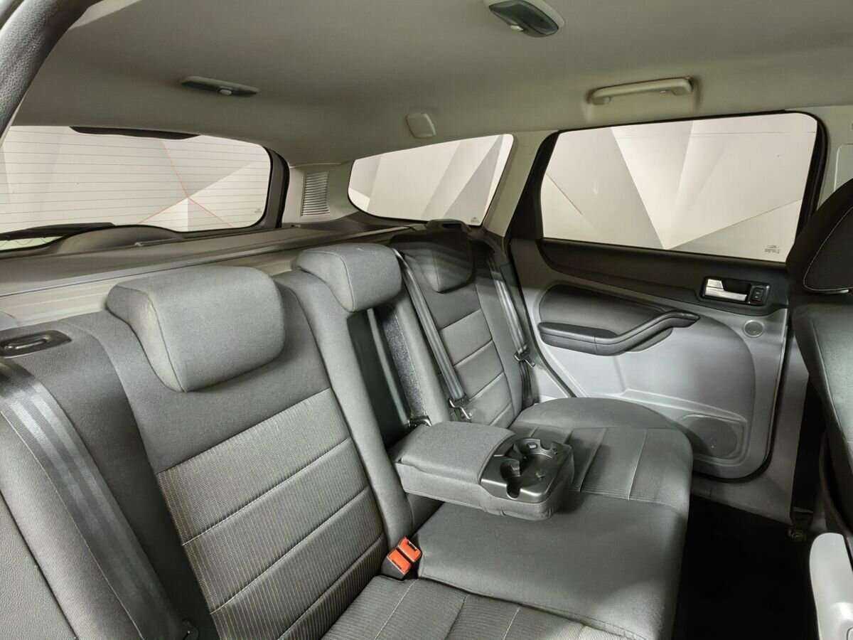 Ford Focus с пробегом — 2010 год. Фото: #11