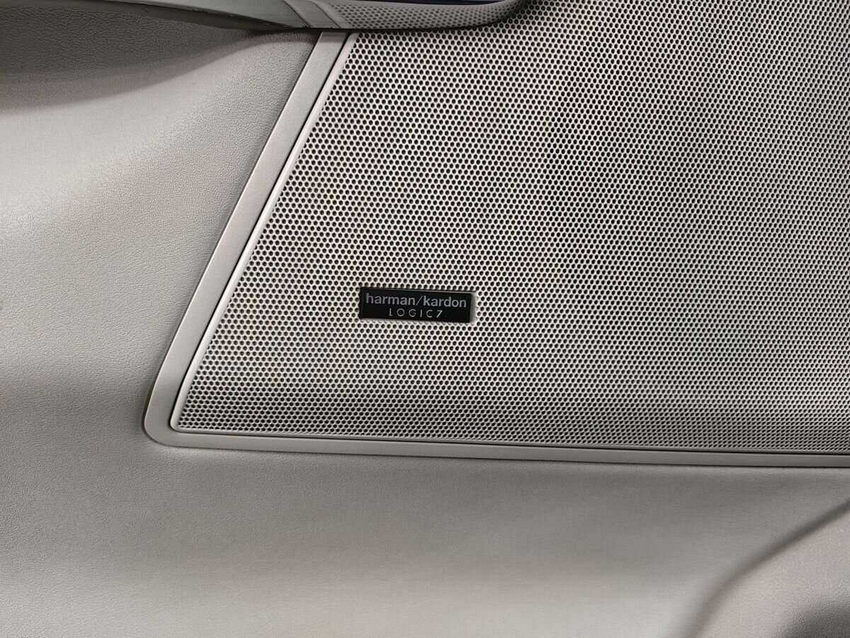 Land Rover Range Rover Sport с пробегом — 2012 год. Фото: #16