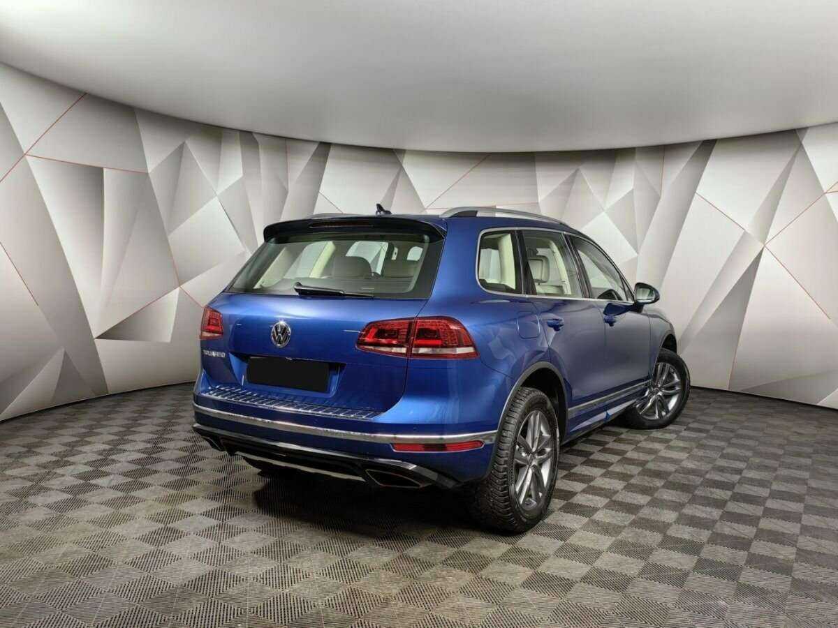 Volkswagen Touareg с пробегом — 2016 год. Фото: #1