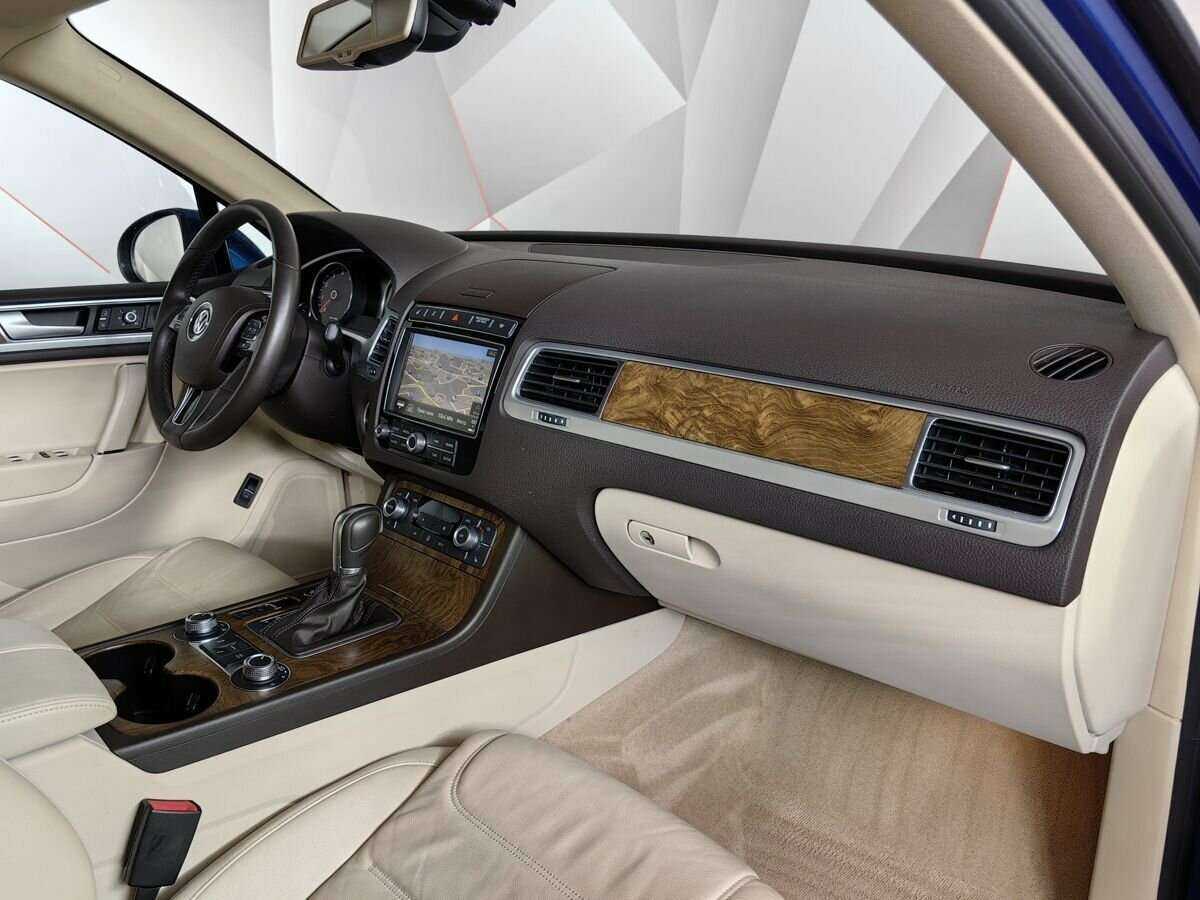 Volkswagen Touareg с пробегом — 2016 год. Фото: #8