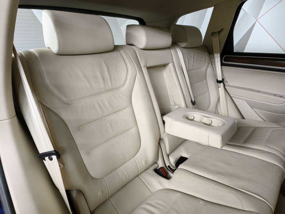 Volkswagen Touareg с пробегом — 2016 год. Фото: #10