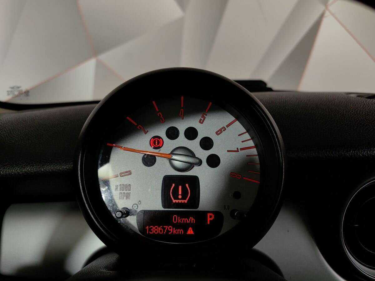 Mini Hatch с пробегом — 2013 год. Фото: #12