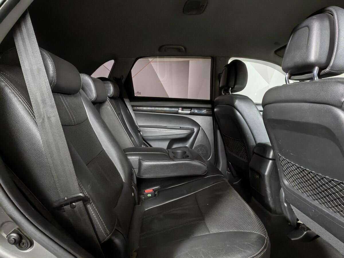Kia Sorento с пробегом — 2011 год. Фото: #11