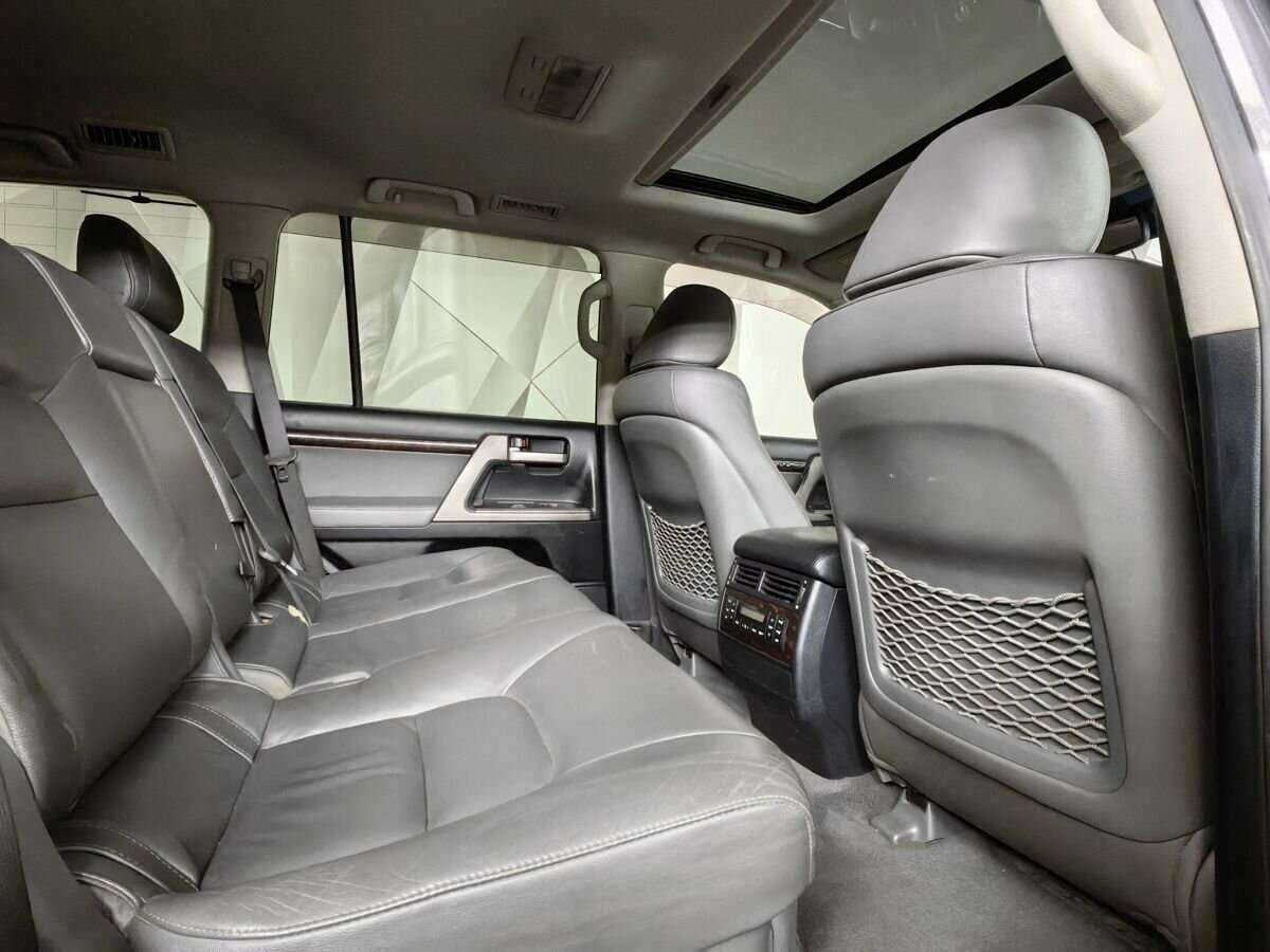 Toyota Land Cruiser с пробегом — 2009 год. Фото: #11